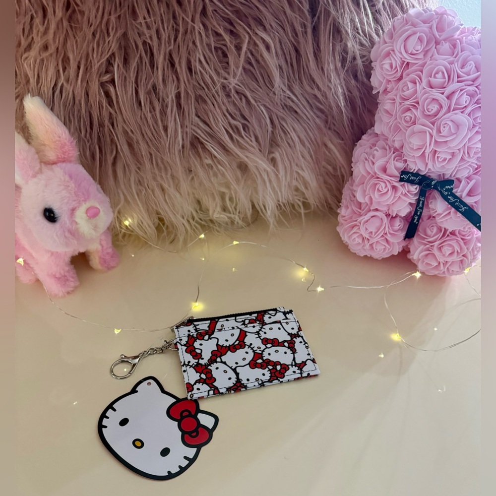 ❤️🤍 NWT Hello Kitty Key/Card/Coin Wallet with Credit Card Slots ❤️🤍